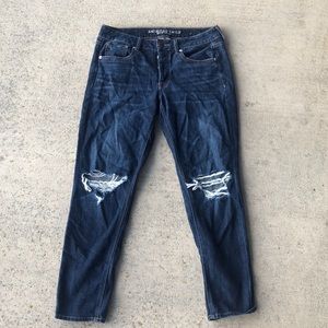 Distressed American Eagle Tomgirl jeans